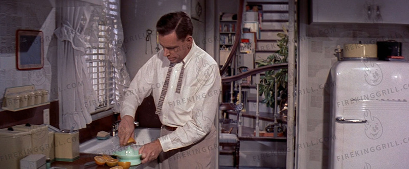 Jadeite dish scene in the movie The Seven Year Itch